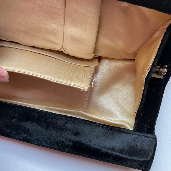 Vintage 1950s Bobbie Jerome Black Velvet Clutch Purse Satin Mid-Century - Picture 7 of 9